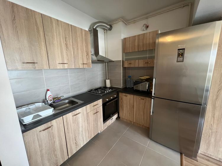 Metrou Apărătorii Patriei - 9