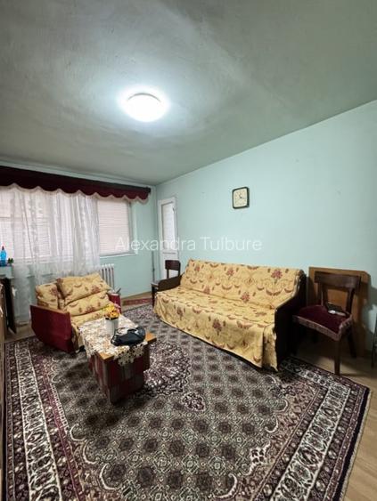 Apartament 2 camere decomandate, logie, strada Grigore Alexandrescu