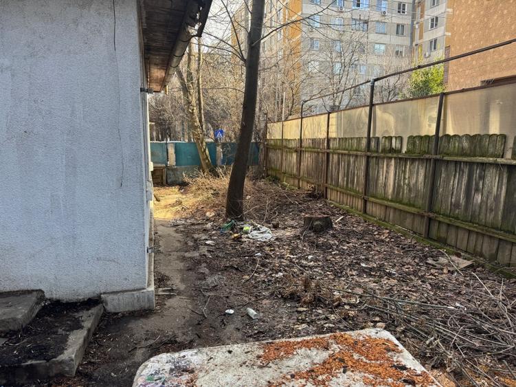 Propietar vand casa cu teren in zona Crangasi Giulesti intens circulata - 4