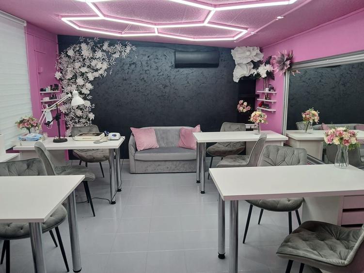 Spatiu comercial de inchiriat uverturii - 1