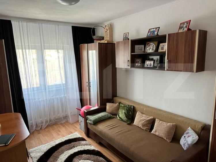 Apartament cu 3 camere decomandat, mobilat în Lunca Cetățuii