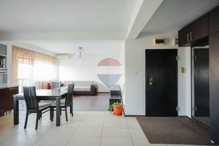 Apartament cu 3 camere decomandat în Rogerius