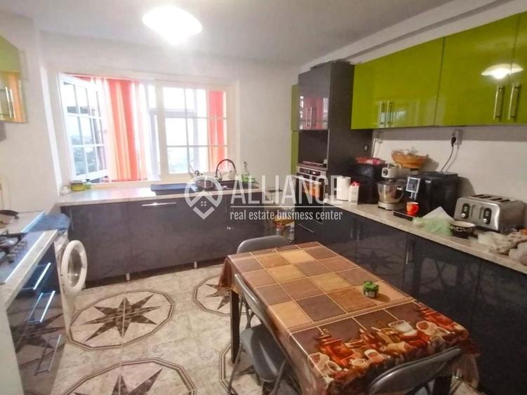 BULEVARDUL FERDINAND (COD 10)- Apartament 3 camere de vanzare - 1