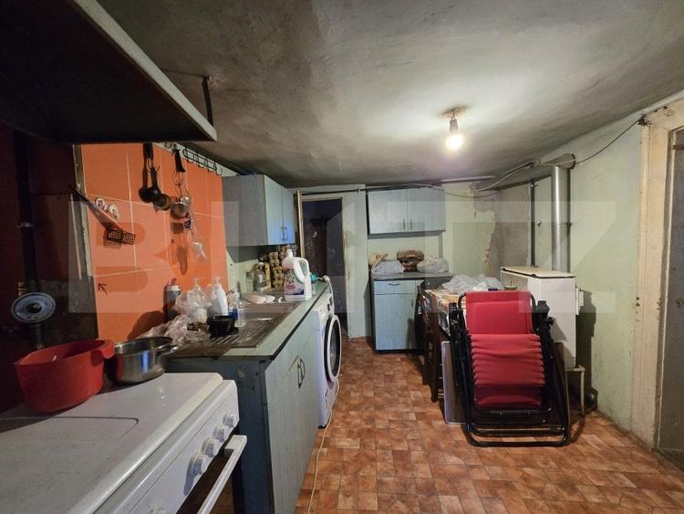 Casa de vanzare, cu 5 camere, 120 mp utili, teren 240 mp, zona UMF - 6