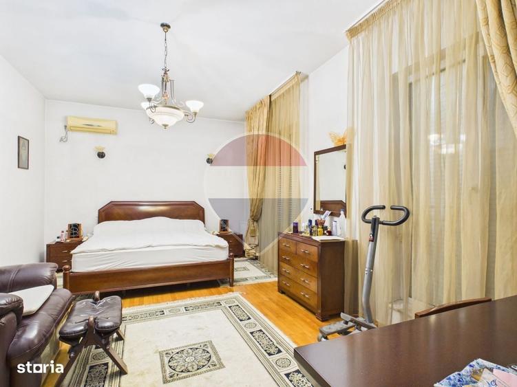 Casă cu 4 camere în Central