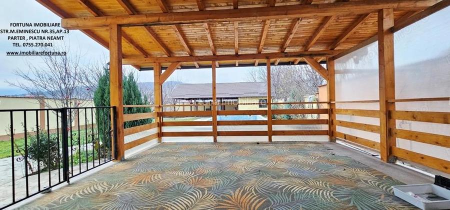 Vila cocheta prevazuta cu beci, terasa, piscina, anexa si teren