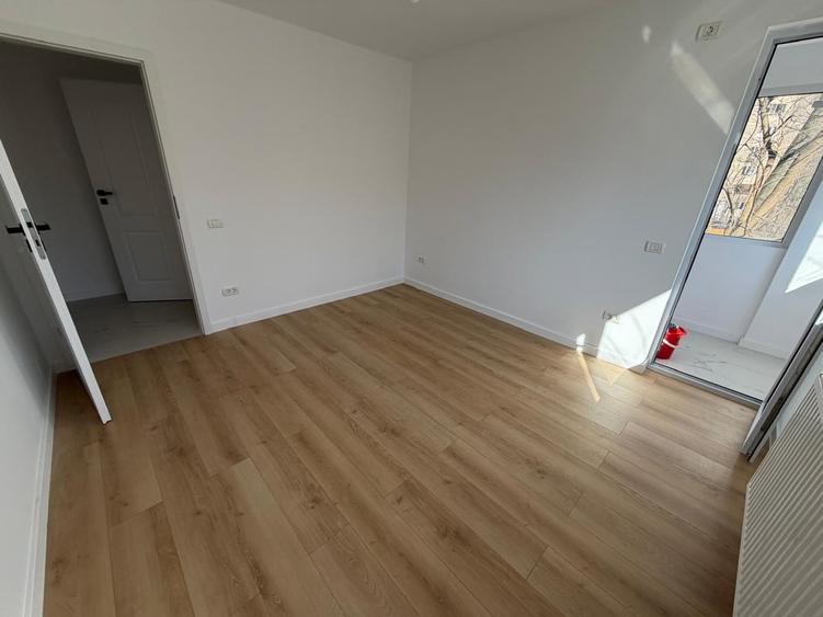 Titan 3 minute metrou si parc Al. Zavideni - 2