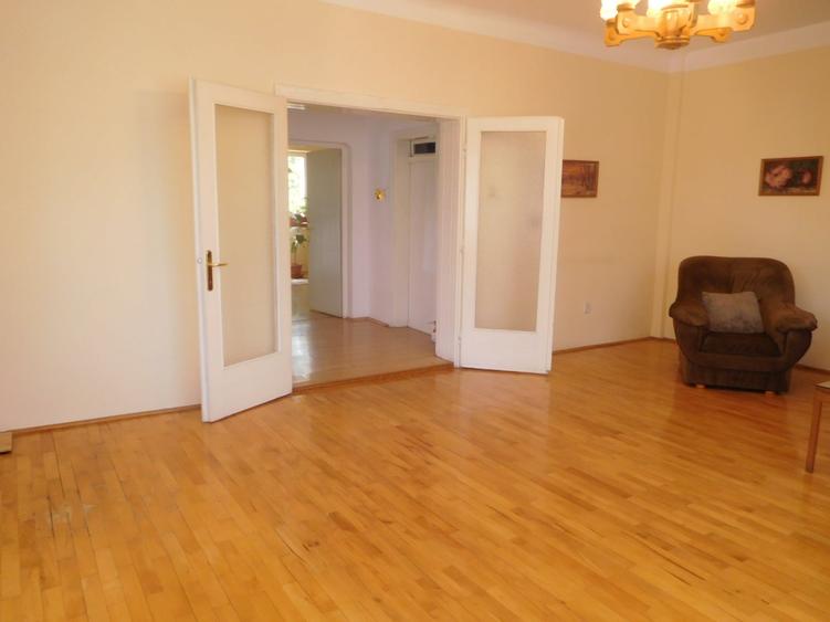 apartament cu 5 camere, curte si gradina - 7