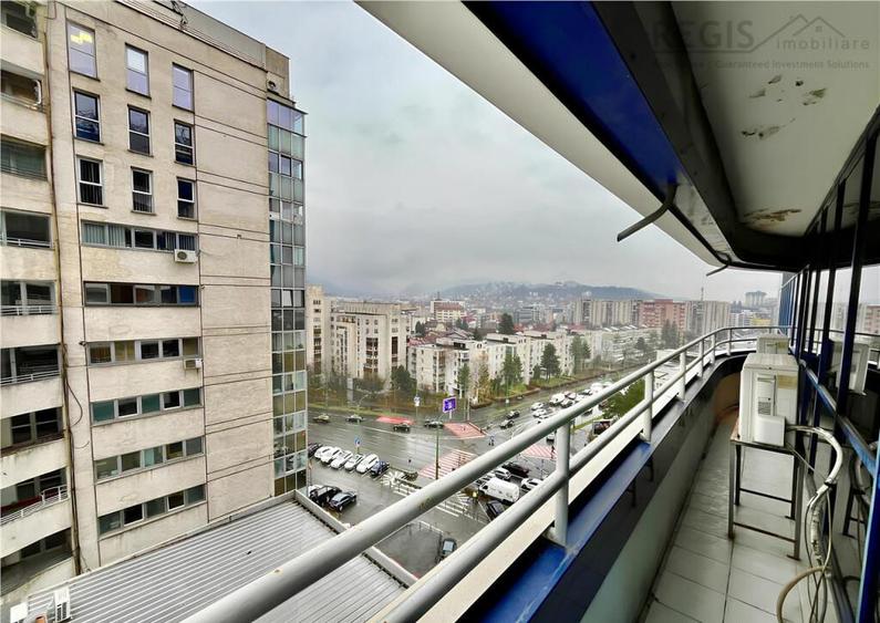 Etaje Renovate in Centrul Civic pentru Birouri de Inchiriat - 1