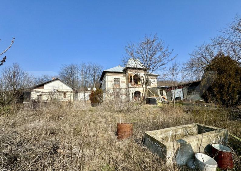 Conac cu teren intravilan 8759 mp, priveliste panoramica, Ci - 11