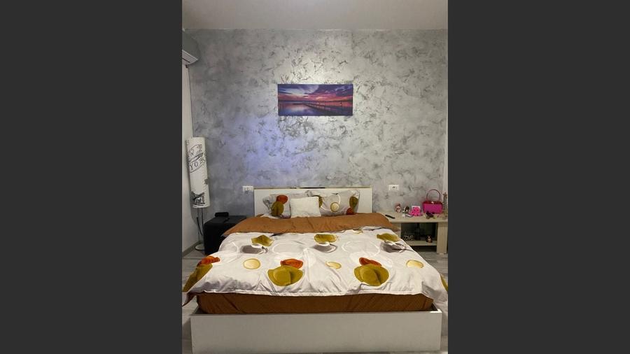 Constructie cu 3 apartamente + teren+ 2 spatii comerciale - 7