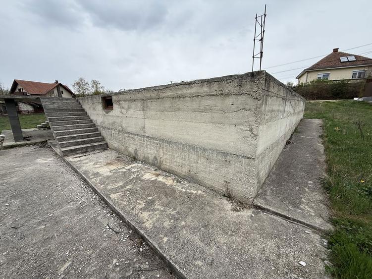 Ofer spre vanzare fundatie pentru Casa + Teren 58 Arii in Viile SM - 6