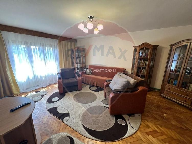 Casă individuală cu 4 camere în Tineretului Casă individuală cu 4 camere în Tineretului