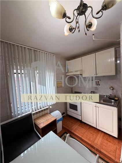 Apartament 3 camere ,centrala proprie,  in Ploiesti ,  Eroilor - 7