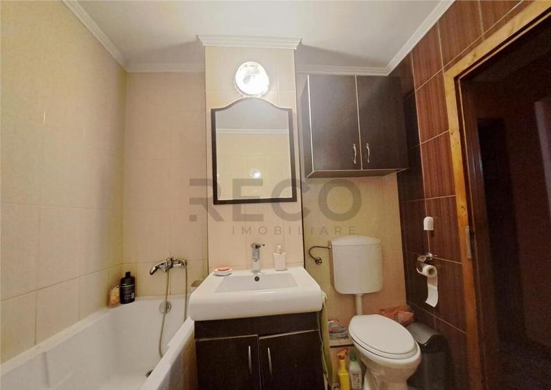 RECO Apartament cu trei camere decomandat - 12