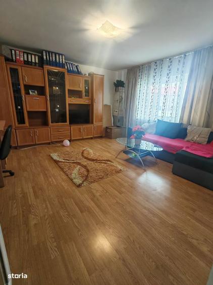 De Vanzare GARSONIERA Tudor Vladimirescu bloc 1990 - 3