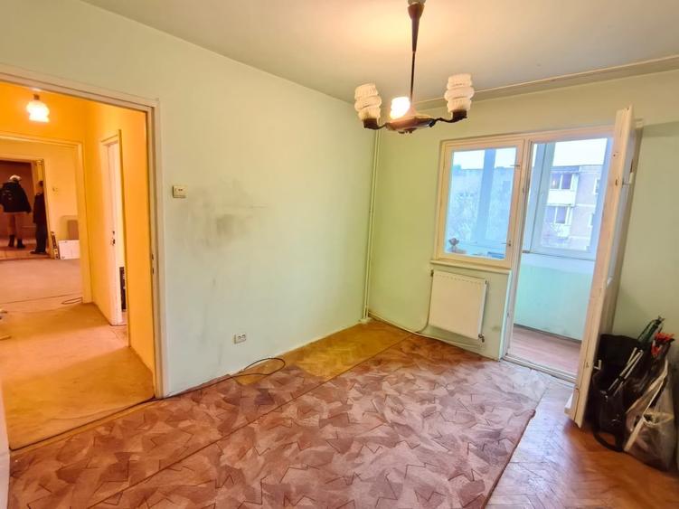 Apartament cu 3 camere - etaj 3-intermediar-Piata Doina-Sagului - 2