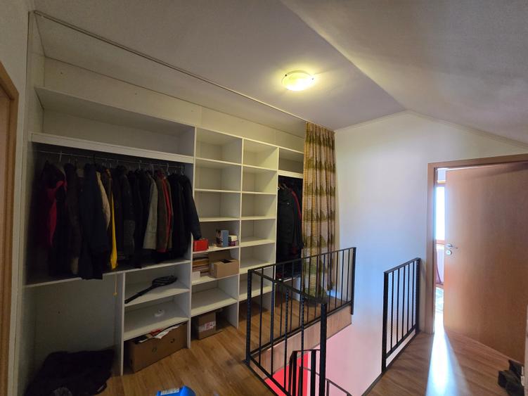 O casa spatioasa  cu 5 camere in Cartier Europa - 12