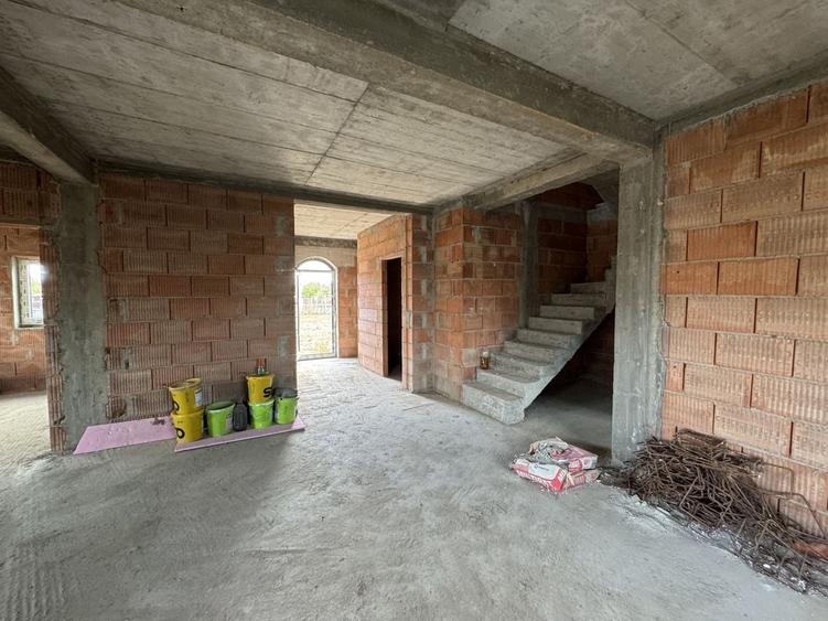Casă individuală cu 5 camere cu Canalizare în Becicherecu Mic