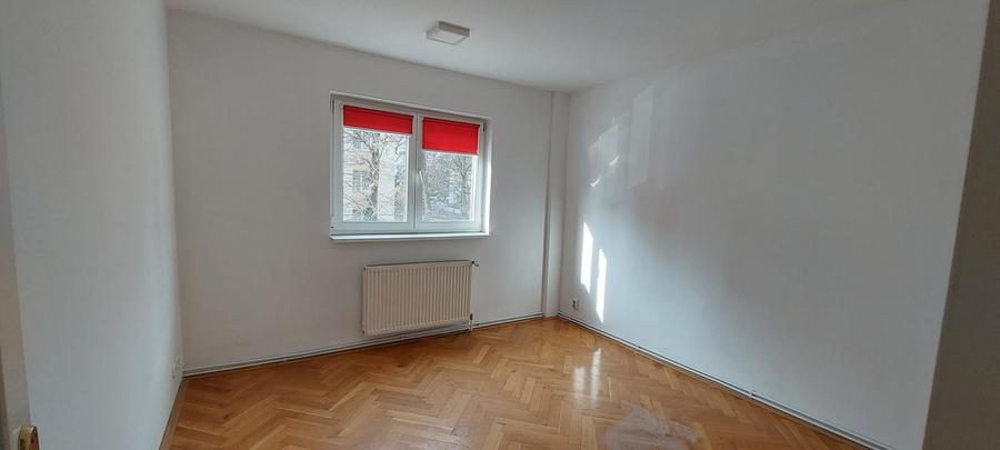 De inchiriat ap 3 camere - str. Surianu - 1