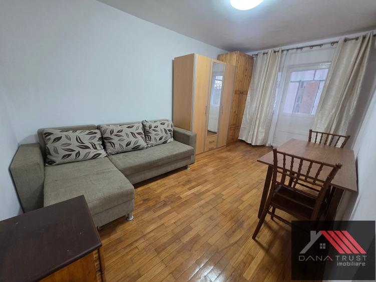 Olimpia-Stadion. Garsoniera - Recent renovata - 200 eur - 1