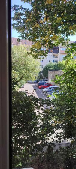 Particular: Vand apartament 3 camere, etaj 1 - zona Colentina, str. Radovanu 145.000 eur - 4