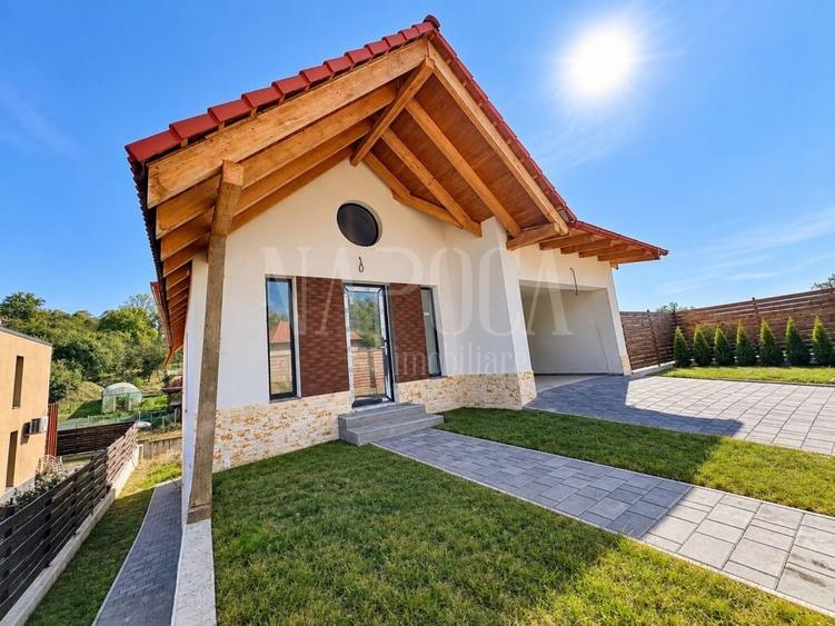 Casă individuală cu 4 camere cu Canalizare în Feleacu