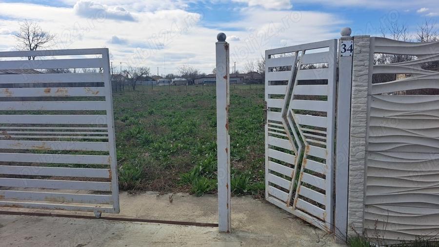 Teren de 1500 mp, în Măxineni
