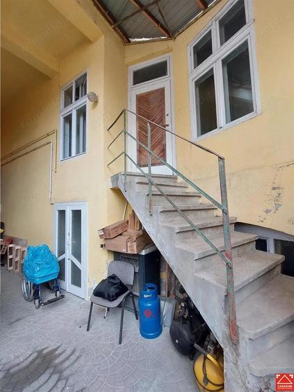 Casa cu spatiu comercial, zona Intim - 14