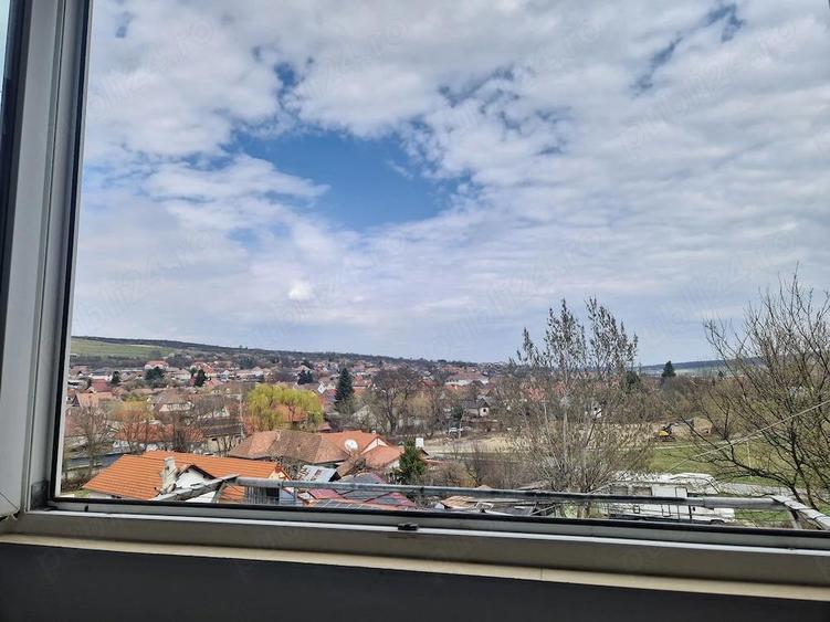 Priveli?te de Vis & Gata de Mutare | Etaj 2 | Bloc Caramida | 3 camere - 8