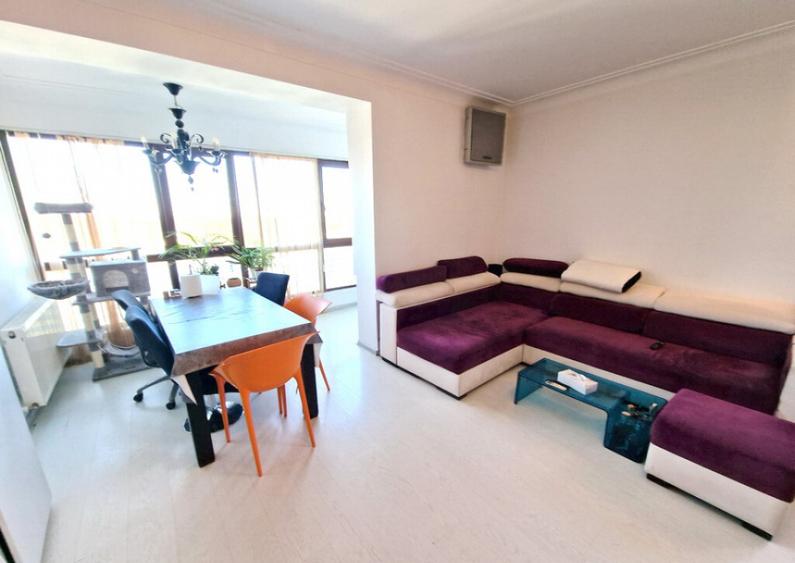 3 CAMERE DAMAROAIA- PETROM CITY - 1