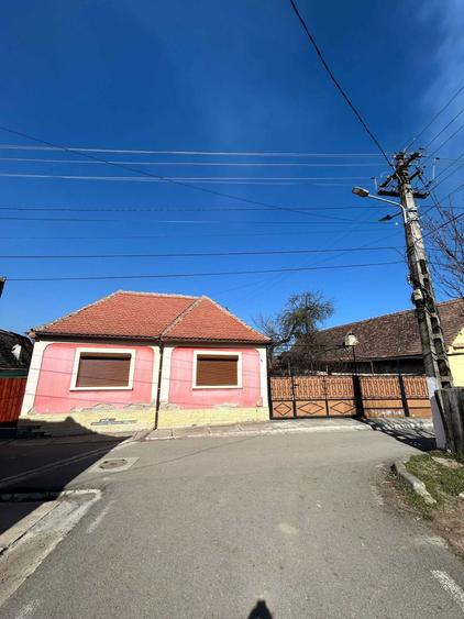 Casa cocheta, partial nou renovata cu gradina mare in comuna Biertan - 8