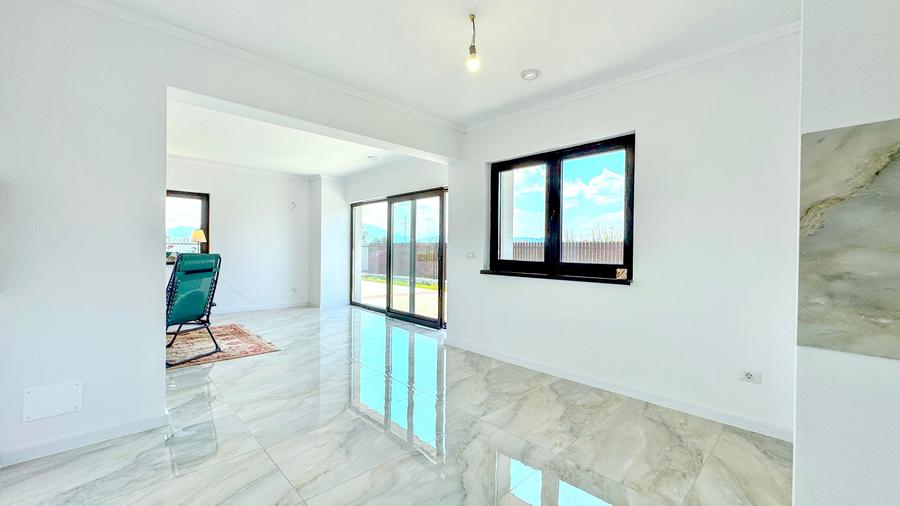 Casa eficienta energetic cu teren 500 mp in Harman - 12