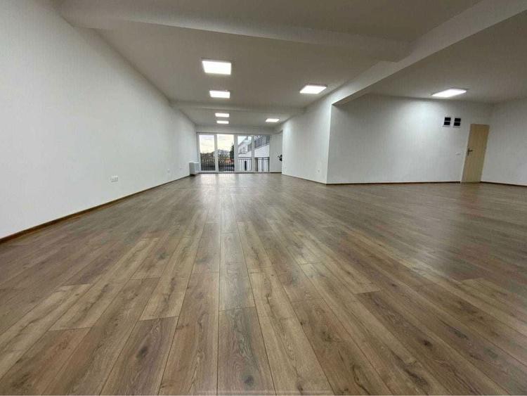 Proprietar inchiriez birou spatios+terasa in zona centrala - 1