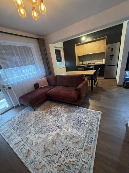 Inchiriez apartament 3 camere - zona Little Texas - 1