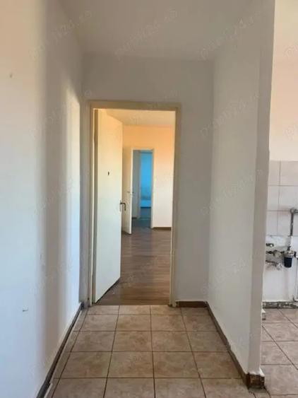 Vand apartament , 2 camere , semidecomandat , Micro 5 , Cornet - 1