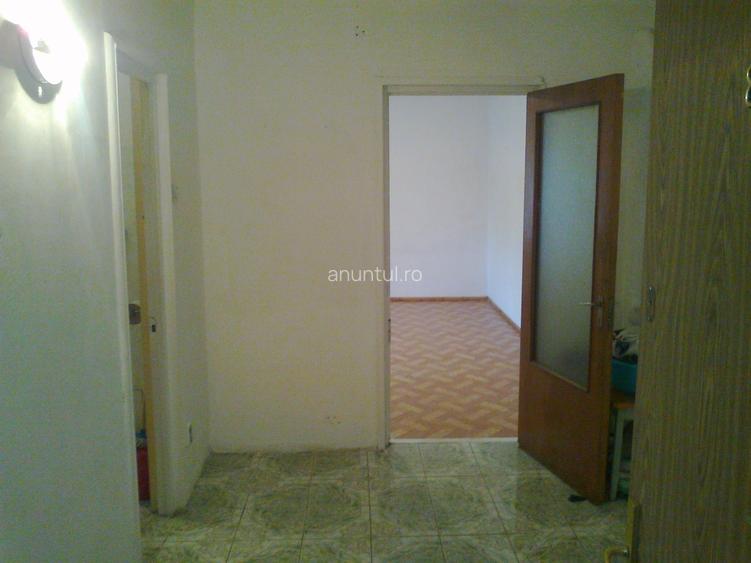 Drumul Taberei, Liceul Lovinescu, decomandata, 40 mp, parter/10, libera