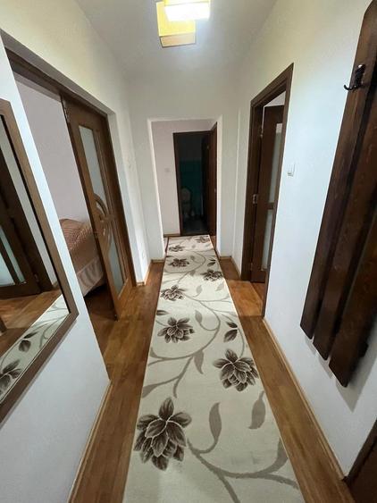 inchiriez ap. 3 camere - - 1