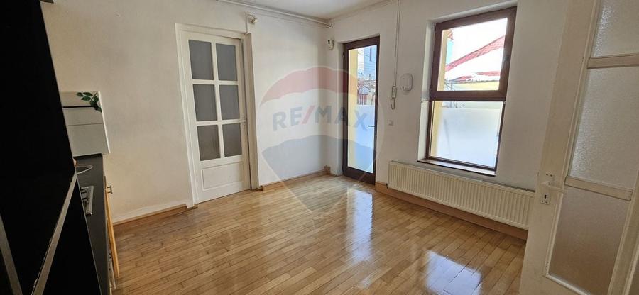 Casa de inchiriat in Andrei Muresanu, str. Anatol France - 13