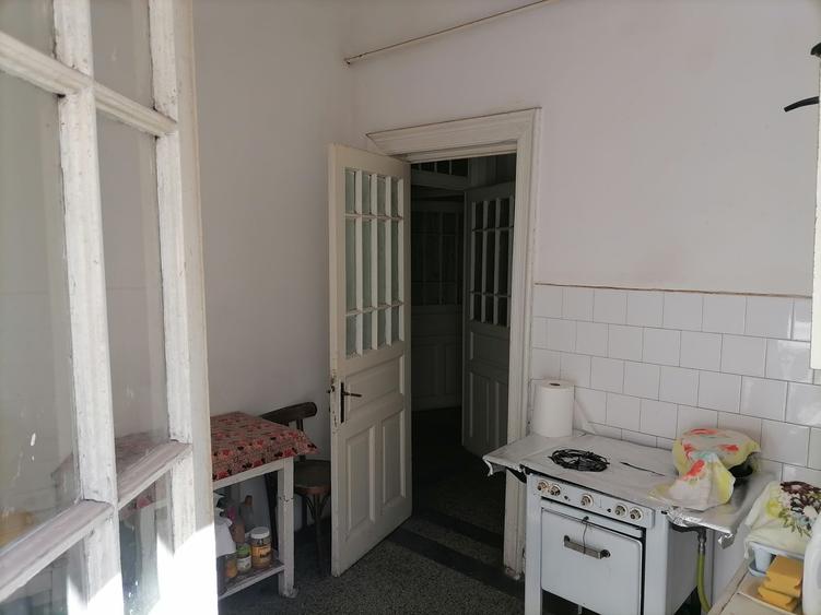 Descoperă eleganța interbelică într-un apartament spațios, situat ultracentral - 8