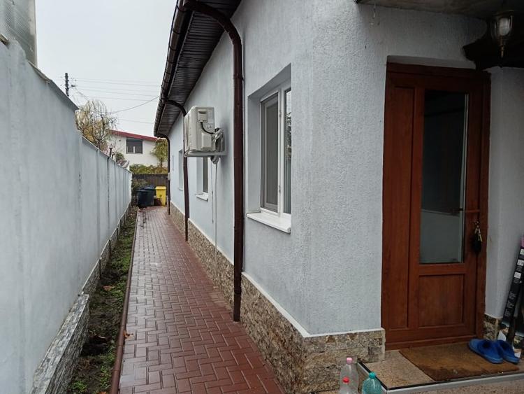 Casă renovată, gata de mutat,la 1 km de Spitalul Județean și Stadion - 9