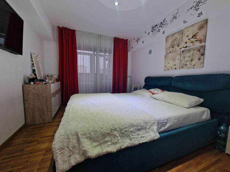 Navodari (Sud)- 3 camere decomandate, mobilat-utilat, etaj 3/4 - 17