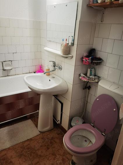 Camera de inchiriat marasti pentru o tanara fata. - 2