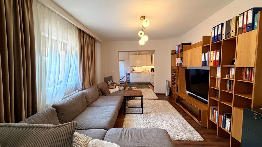 CASA CU TEREN GENEROS - 4