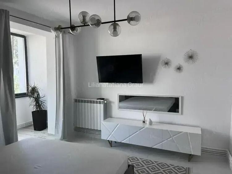 Apartament spatios cu 2 camere de inchiriat - Micro 16, 56 mp, etaj 1