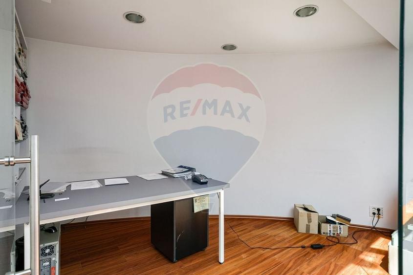 Cladire de birouri Micalaca pe principala, vad si vizibilitate sporita - 14