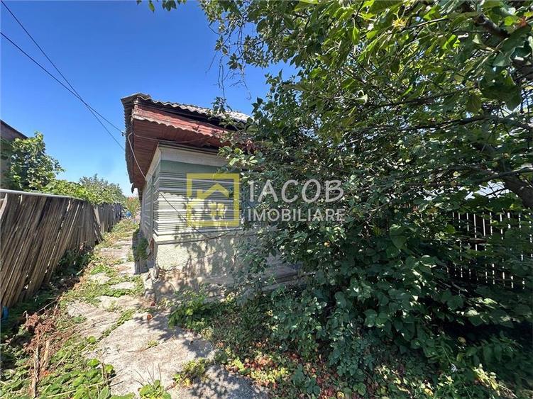 Casă cu 2 camere cu Teren 686 Mp în Calea Bârladului