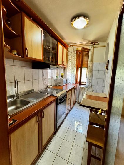 Apartament 3 camere-Zona Sud - etaj 2/4 - 47mp - 8