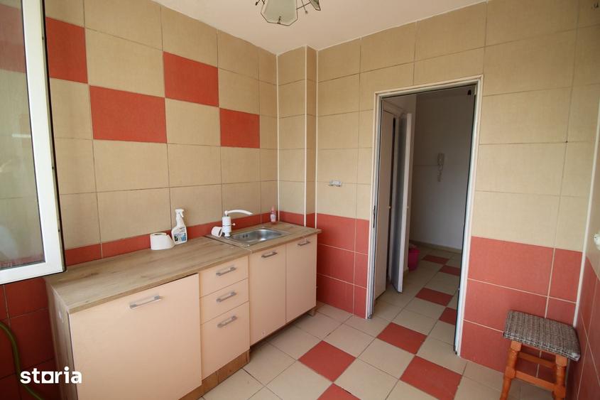 Apartament cu 3 camere semidecomandat în Țiglina 3