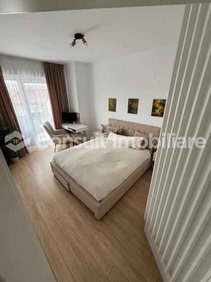 Apartament cu 2 camere semidecomandat, mobilat în Mărăști